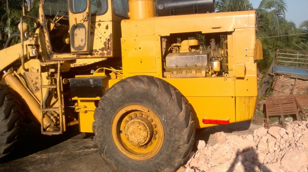 ขายรถตัก KOMATSU รุ่น JH 65 V8 รถนอกแท้ มีใบนำเข้าสภาพพร้อมใช้งาน เช็คเครื่องใหม่หมด เกียร์ดี เครื่องแน่น ปั๊มเร็ว ติดต่อ ทวีเดช 081-970-1769