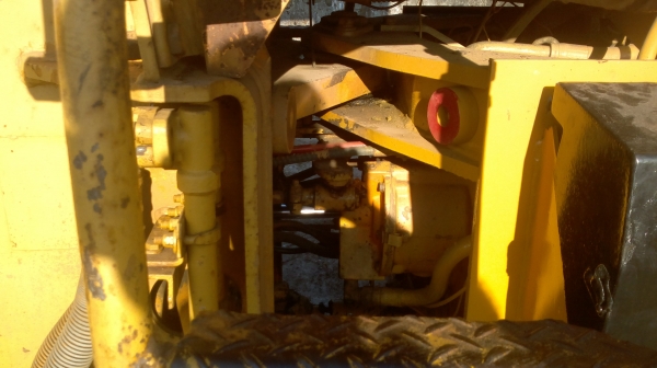 ขายรถตัก KOMATSU รุ่น JH 65 V8 รถนอกแท้ มีใบนำเข้าสภาพพร้อมใช้งาน เช็คเครื่องใหม่หมด เกียร์ดี เครื่องแน่น ปั๊มเร็ว ติดต่อ ทวีเดช 081-970-1769