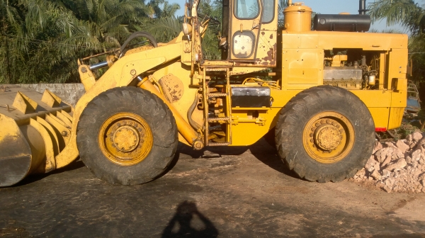 ขายรถตัก KOMATSU รุ่น JH 65 V8 รถนอกแท้ มีใบนำเข้าสภาพพร้อมใช้งาน เช็คเครื่องใหม่หมด เกียร์ดี เครื่องแน่น ปั๊มเร็ว ติดต่อ ทวีเดช 081-970-1769