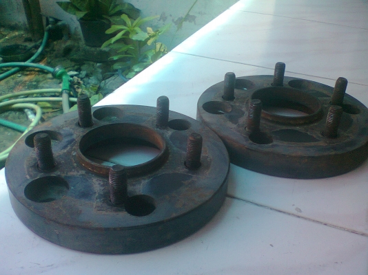 ล้อแม็ก 18 พร้อมอแดปเตอร์ 1นิ้ว ล้อแม็ก 18 พร้อมอแดปเตอร์ 1นิ้ว