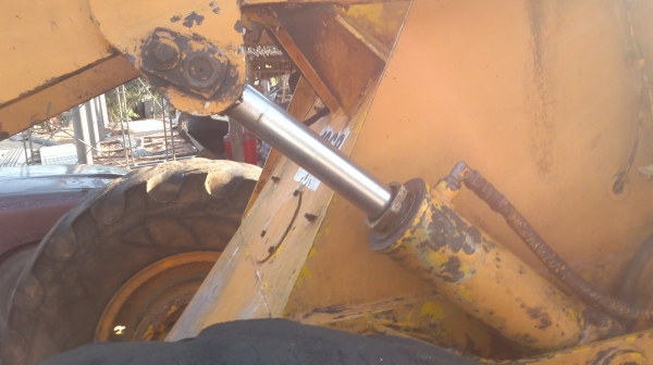 ขายรถตัก KOMATSU รุ่น JH 30 B รถนอก เกียร์ดี เครื่องแน่น ปั๊มเร็ว มีใบนำเข้า พร้อมใช้งาน ติดต่อ ทวีเดช 081-970-1769