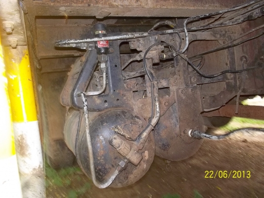 ขาย10ล้อฮีโน่  KT  725  สองเพลา มีสโลว์กลาง  เบรคทริฟฟี่  พวงมาลัยเพาเวอร์