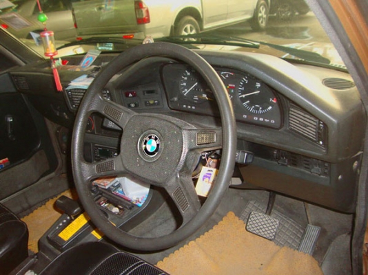 ขายBMW e28 สภาพดี เดิม สวย เครื่องแน่น วิ่งดี ซ่อมจนจบแล้ว ไม่มีปัญหา แอร์เย็นฉ่ำ