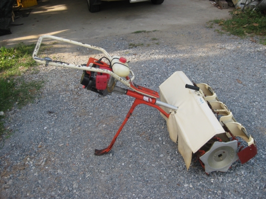 เครื่องพรวนหญ้าในร่องนาดำ