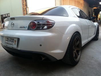 ขาย rx8  สีขาว at 4 speed ตัวรถปี 2004 จดปี2011 วิ่ง 72xxx