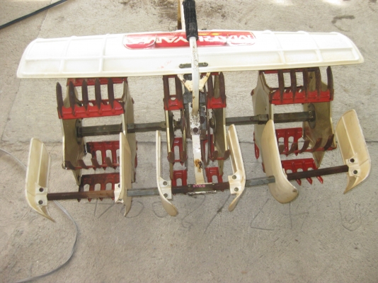 เครื่องพรวนหญ้าในร่องนาดำ