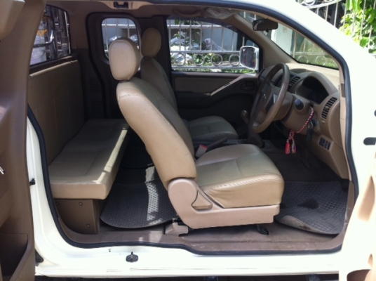 Nissan Navara open cab 2010 Nissan Navara open cab 2010