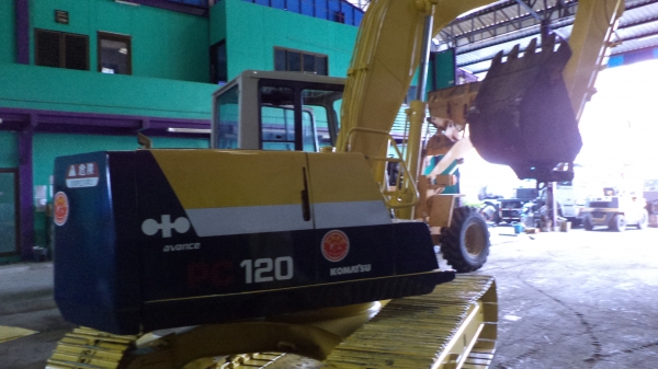 PC120-5-35567เก่าจากญี่ปุ่น ตอนนี้รถจอดที่(CSนวนคร)ครับ