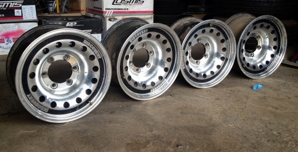 ขายล้อหยดน้ำ Discovery Japan ขอบ 15x7.5 ใส่ 6 รู สภาพสวย พร้อมใส่ครับ