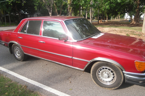 เบ๊นซ์ sel 450 เครื่อง 2700 6สูบ ติดเเก๊ส LPG เเล้ว ลงเล่มเเล้ว ทะเบียนครบ ประหยัดมาก  รถสภาพเดิมๆ ขับ นิ่มมาก อยู่พิโลกครับ ดู รถได้ตลอด ราคาคุยกันได้ 0864407173