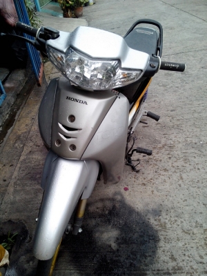 ขายมอไซค์  honda  wave 100  สีเทา -ดำ