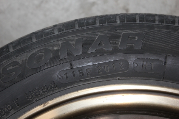 ขายล้อกล้วย ขอบ15 กว้าง7 พร้อมยาง ปี12   ยกชุด 10000.-