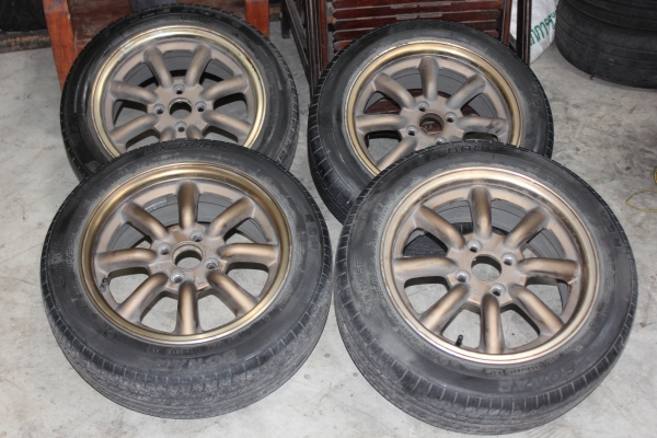 ขายล้อกล้วย ขอบ15 กว้าง7 พร้อมยาง ปี12   ยกชุด 10000.-