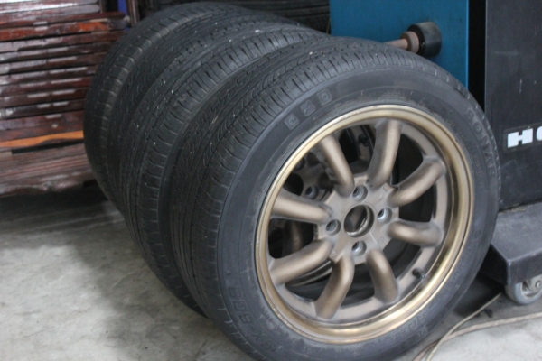 ขายล้อกล้วย ขอบ15 กว้าง7 พร้อมยาง ปี12   ยกชุด 10000.-