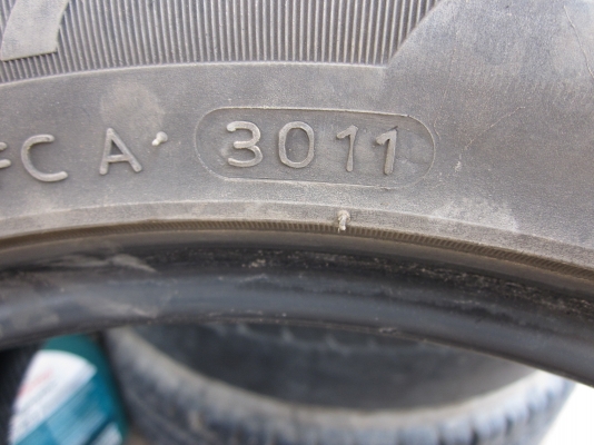 ขายยาง aurora 195 55 15  ปี11 ดอกเยอะ  1300