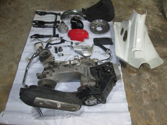 ขายอะไหร่แบบเหมา  ทั้งหมด2500ลดราคา2000