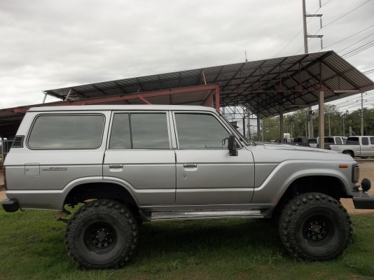 รุ่นนี้หาย้ากมากครับ4wdครับ