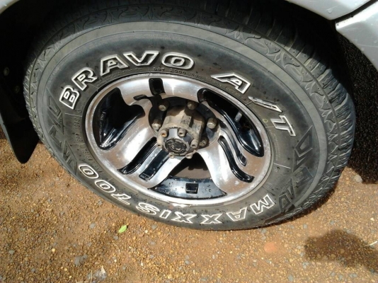 SSANGYONG - MUSSO 3.0 AT 4WD ปี 96 รถบ้านเดิมๆทั้งคัน เครื่องแห้งแรงดีไม่มีเยิ้ม ภายในเก๋งคอนโซลสวยหรูหรา CD พ.เพาเวอร์ ก.ไฟฟ้า สวยครบครัน ช่วงล่างแน่นหนึบ ยางสภาพดี 70\% พร้อมใช้งาน เอกสารทะเบียนภาษีครบพร้อมโอน ราคาต่อรองได้ครับ