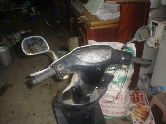 ป๊อบ HONDA-DIO  สตาร์ทมือ-เท้า  อุปกรณ์เดิมๆ  ขี่ได้ขายถูก