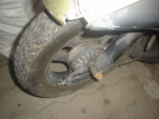 ป๊อบ HONDA-DIO  สตาร์ทมือ-เท้า  อุปกรณ์เดิมๆ  ขี่ได้ขายถูก