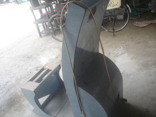 ตู้เกมส์หยอดเหรียญรุ่นเก่า  ตามสภาพ  สำหรับผู้ชมที่ชื่นชอบ