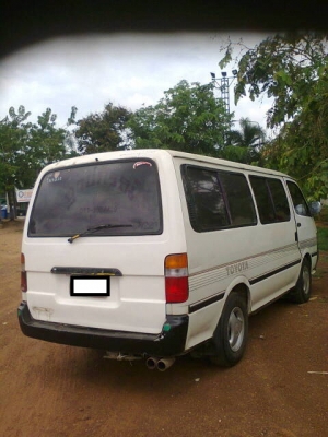 รถตู้หัวจรวด สวยสวยจริงๆ ติดแก๊ส LPG ด่วนๆๆ