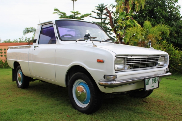 <<< mazda 1000 เกียร์คอ ของเดิมเพียบ ทำสีใหม่ ทะเบียนโอน >>>>