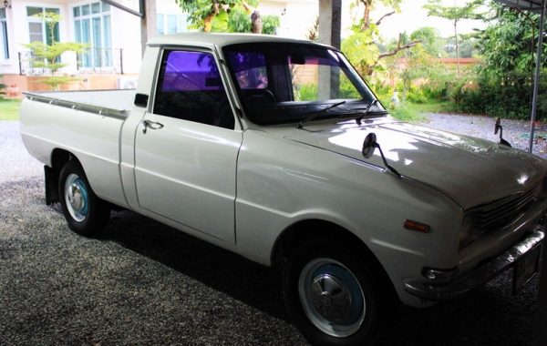 <<< mazda 1000 เกียร์คอ ของเดิมเพียบ ทำสีใหม่ ทะเบียนโอน >>>>