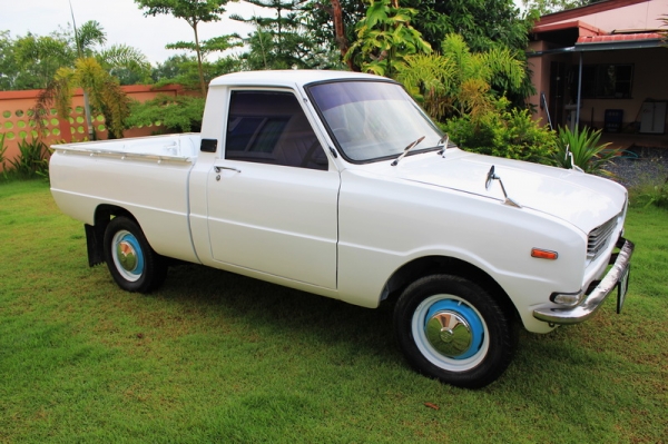 <<< mazda 1000 เกียร์คอ ของเดิมเพียบ ทำสีใหม่ ทะเบียนโอน >>>>