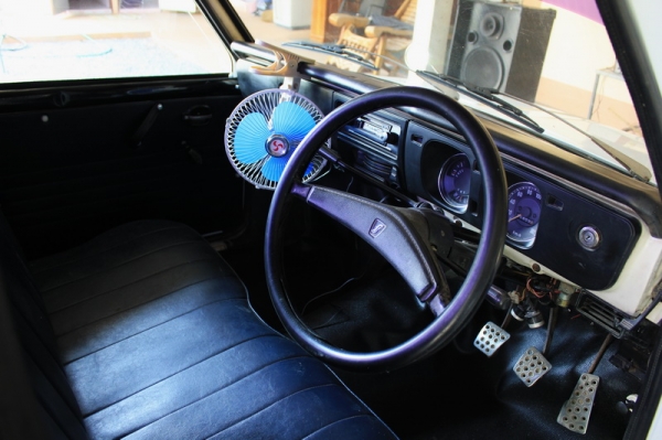 <<< mazda 1000 เกียร์คอ ของเดิมเพียบ ทำสีใหม่ ทะเบียนโอน >>>>