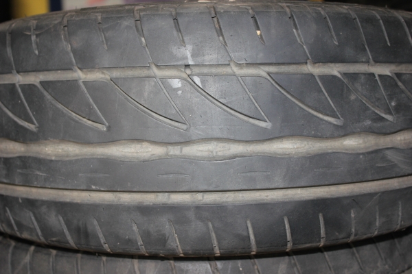 ขายยางRE002  205-45-17 ปี 11 ดอกเต็มๆ ถูกๆ  7500.-