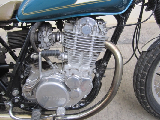 ขาย SR 400 แทรกเกอร์ เก๋าๆ เครื่องดีครับรับประกัน ลองดู เอกสารอินวอย  ที่ขายถูไม่ไช่รถไม่ดีนะครับ ลูกค้ามาเทริน์ไว้ครับ