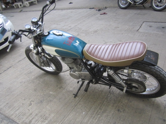 ขาย SR 400 แทรกเกอร์ เก๋าๆ เครื่องดีครับรับประกัน ลองดู เอกสารอินวอย  ที่ขายถูไม่ไช่รถไม่ดีนะครับ ลูกค้ามาเทริน์ไว้ครับ