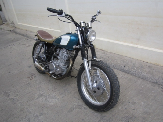 ขาย SR 400 แทรกเกอร์ เก๋าๆ เครื่องดีครับรับประกัน ลองดู เอกสารอินวอย  ที่ขายถูไม่ไช่รถไม่ดีนะครับ ลูกค้ามาเทริน์ไว้ครับ