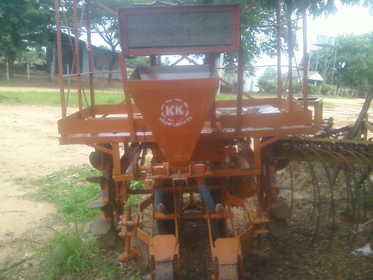ขายเครื่องปลูกออ้ย kk ร่องคู่ สภาพใช้งานปีเดียว ขายเครื่องปลูกออ้ย kk ร่องคู่ สภาพใช้งานปีเดียว