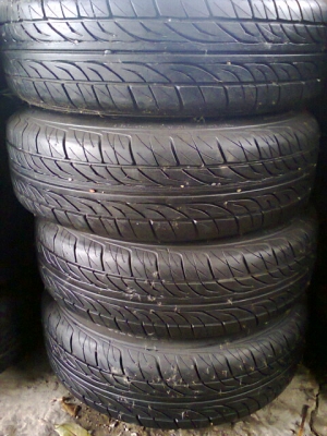 ขายยาง 175 70 13 DUNLOP1ชุด 2800  0806260417 เล็กครับ