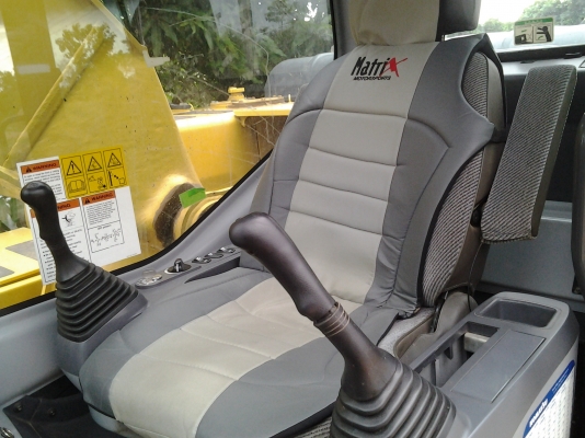 ขายดาวน์Komatsu Pc200-7 /1,8xxชั่วโมง 900,000บาท