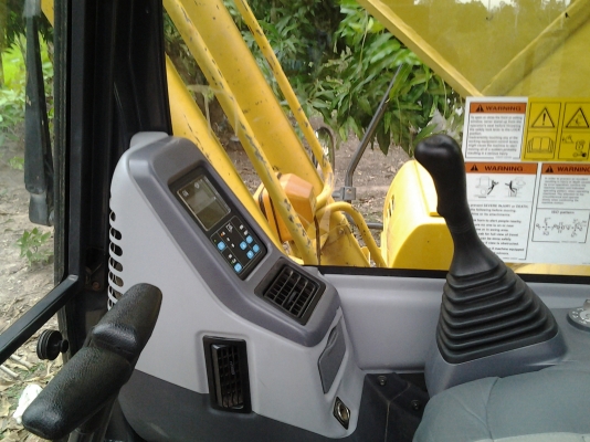 ขายดาวน์Komatsu Pc200-7 /1,8xxชั่วโมง 900,000บาท