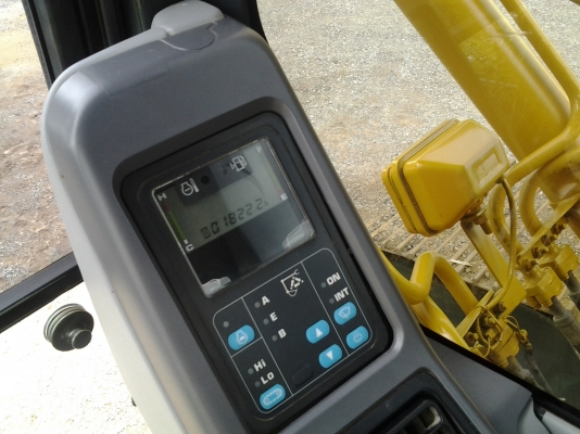 ขายดาวน์Komatsu Pc200-7 /1,8xxชั่วโมง 900,000บาท