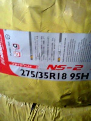 ยาง 275 35 18  ใหม่เส้นละ 4300