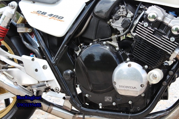 แม็กสิงห์บุรี//CB400 V-TEC2 ปี2002 กุญแจชิบ แต่งเป็นเทค3 หล่อๆ มีท่อสูตรเอกสารอินวอย 99000 ด่วน