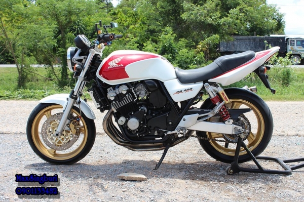 แม็กสิงห์บุรี//CB400 V-TEC2 ปี2002 กุญแจชิบ แต่งเป็นเทค3 หล่อๆ มีท่อสูตรเอกสารอินวอย 99000 ด่วน