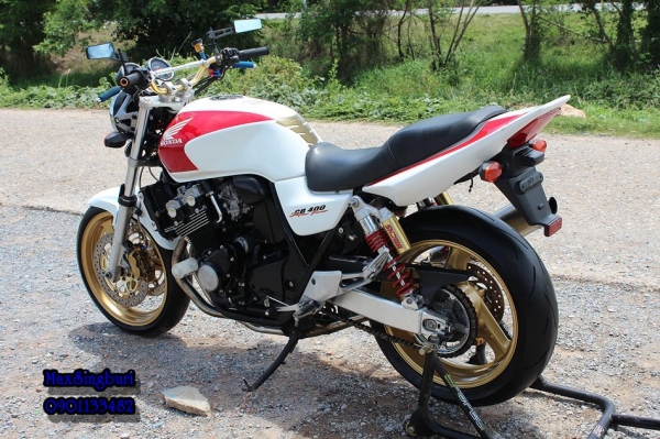แม็กสิงห์บุรี//CB400 V-TEC2 ปี2002 กุญแจชิบ แต่งเป็นเทค3 หล่อๆ มีท่อสูตรเอกสารอินวอย 99000 ด่วน