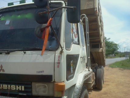 ขายรถบรรทุกสิบล้อดั๊มพ์ Mitsubishi turbo TF ซีเรียล 3,&times;&times;&times; ด.สามมิตร เครื่องเกียร์เดิม ทะเบียนพร้อม