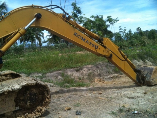 รถแบคโฮ KOMATSU  100 - 3   สนใจติดต่อ 081 - 6079515