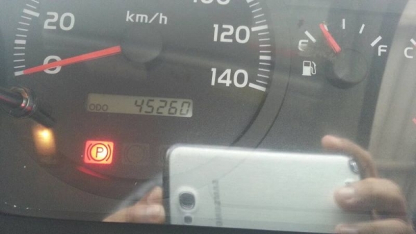 รถฮีโน่ 6 ล้อ รั้ว 175 แรงม้า รถวิ่ง 4x,xxx กม. สนใจติดต่อ 081 - 6079515 รถฮีโน่ 6 ล้อ รั้ว 175 แรงม้า รถวิ่ง 4x,xxx กม. สนใจติดต่อ 081 - 6079515