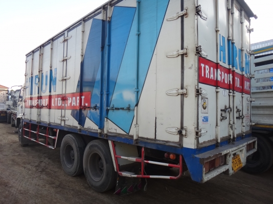 ขายด่วน  รถบรรทุกตู้แห้ง  เพลาเดียว ISUZU  DEGA  200แรง  ปี  48   พร้อมใช้งาน