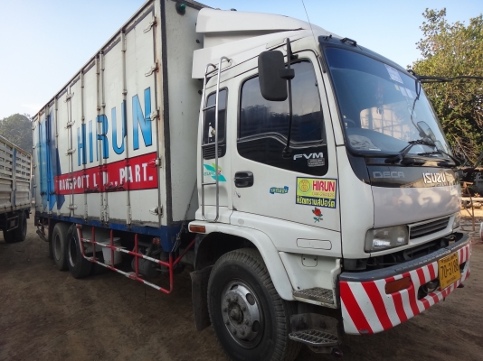 ขายด่วน  รถบรรทุกตู้แห้ง  เพลาเดียว ISUZU  DEGA  200แรง  ปี  48   พร้อมใช้งาน