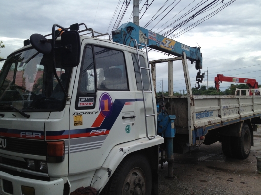 ขาย 6 ล้อ ISUZU Rocky ติดเครน 3 ตัน 4 ปลอก