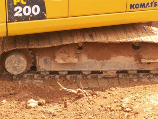 รถแบคโฮ KOMATSU  200 - 8  รถทำงาน 8,xxx กม.  สนใจติดต่อ 081 - 6079515